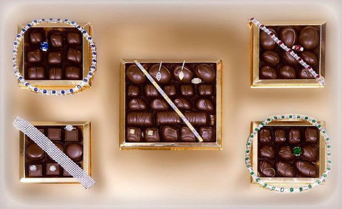  
Mỗi hộp chocolate thế này có giá hơn 33 tỷ đồng.