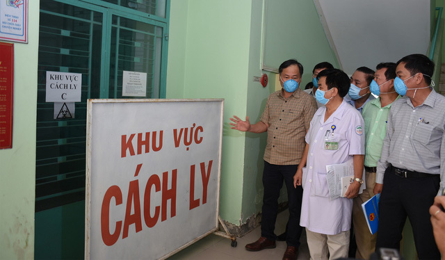  
Đoàn công tác UBND kiểm tra tại bệnh viện Bệnh Nhiệt đới tỉnh Khánh Hòa  (Ảnh minh họa: TTO)