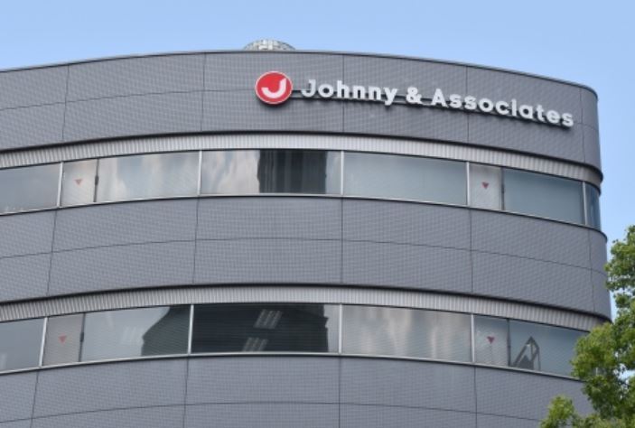  
Công ty quản lý nghệ sĩ Johnny & Associates hủy bỏ sự kiện của gà nhà để tránh dịch. (Ảnh: Oricon).