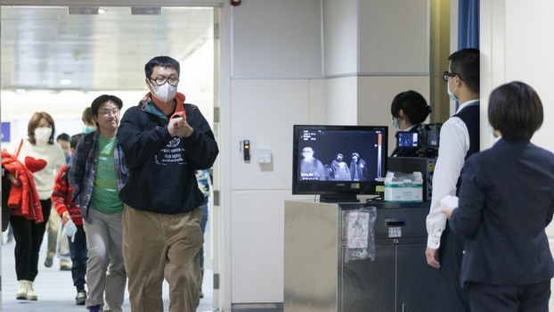  
Việc kiểm dịch được thực hiện triệt để tại các sân bay. (Ảnh minh họa: AFP) 