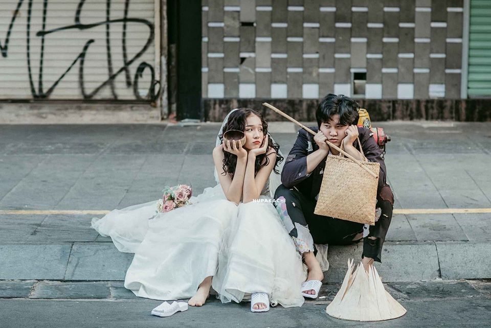 Bộ ảnh cưới \'Việt Nam Ơi\' với những hình ảnh đẹp lung linh và xịn sò sẽ khiến bạn trầm trồ khen ngợi tình yêu đẹp. Hãy tận hưởng từng khoảnh khắc đáng nhớ, đong đầy cảm xúc của bộ ảnh này.