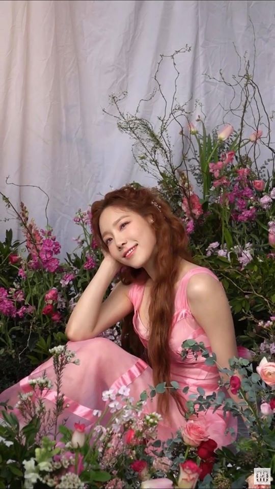  
Taeyeon ra mắt với tạo hình cô gái mùa xuân xinh tươi (Ảnh: SM Ent)