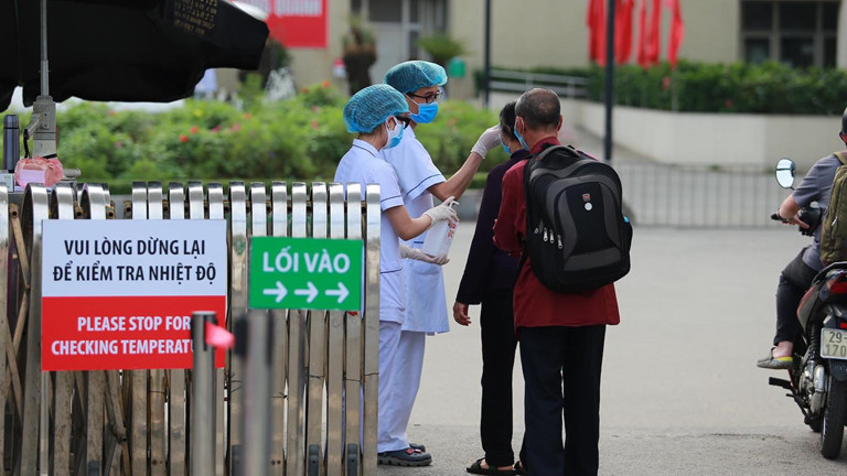  
Bệnh viện Bạch Mai đang được kiểm soát chặt chẽ. (Ảnh: Dân trí) 
