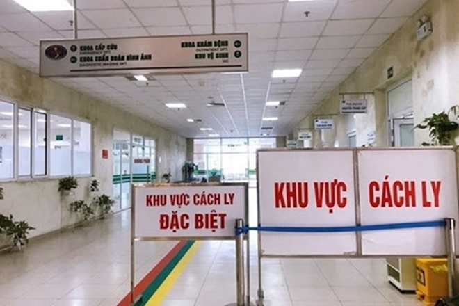  
Bệnh viện Bạch Mai đang tiến hành biện pháp kiểm soát dịch bệnh. (Ảnh: Tuổi trẻ) 