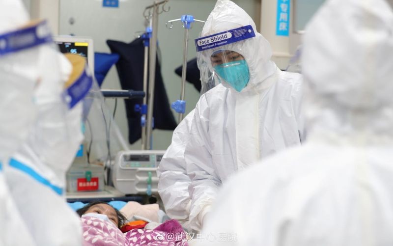 Chi phí điều trị Covid-19: Singapore và Mỹ thu giá đắt đỏ