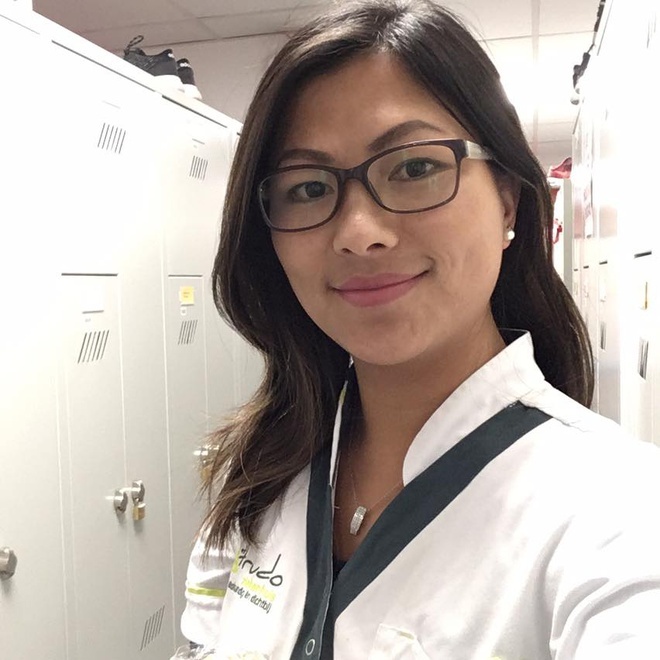  
Lò Thị Mai – “cô gái H’Mông nói tiếng Anh như gió” hiện đang làm y tá tại Bỉ. (Ảnh: IG) 
