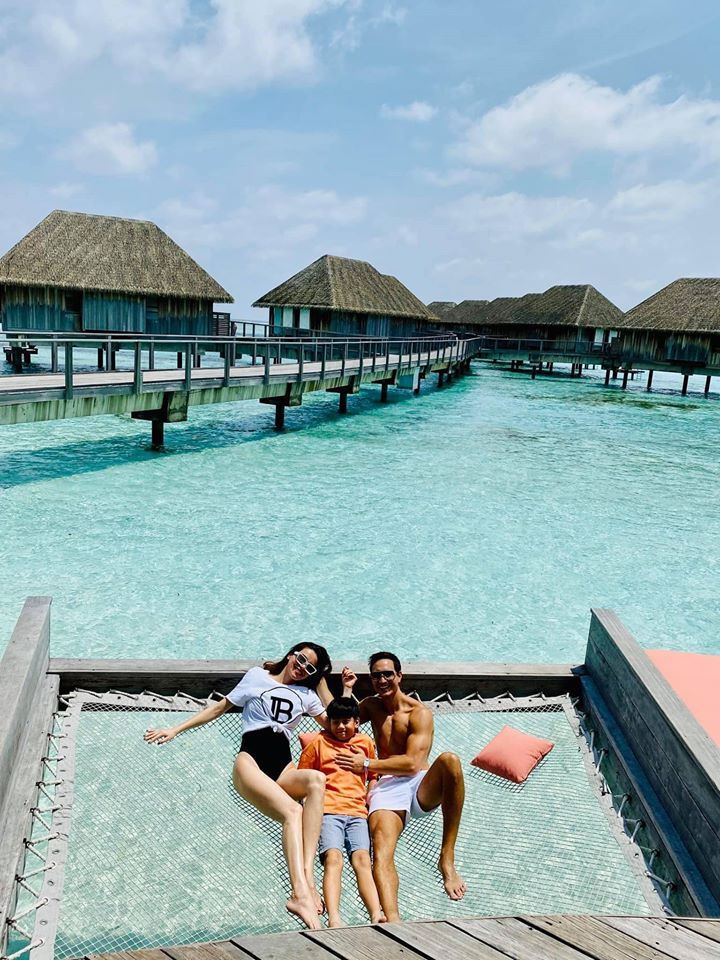  
Gia đình Hà Hồ đã có chuyến nghỉ dưỡng đáng nhớ ở thiên đường Maldives. (Ảnh: FBNV)