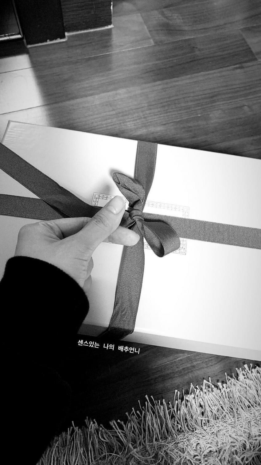  
Jennie từng khoe lên trang cá nhân món quà do Irene gửi tặng. (Ảnh: IG)