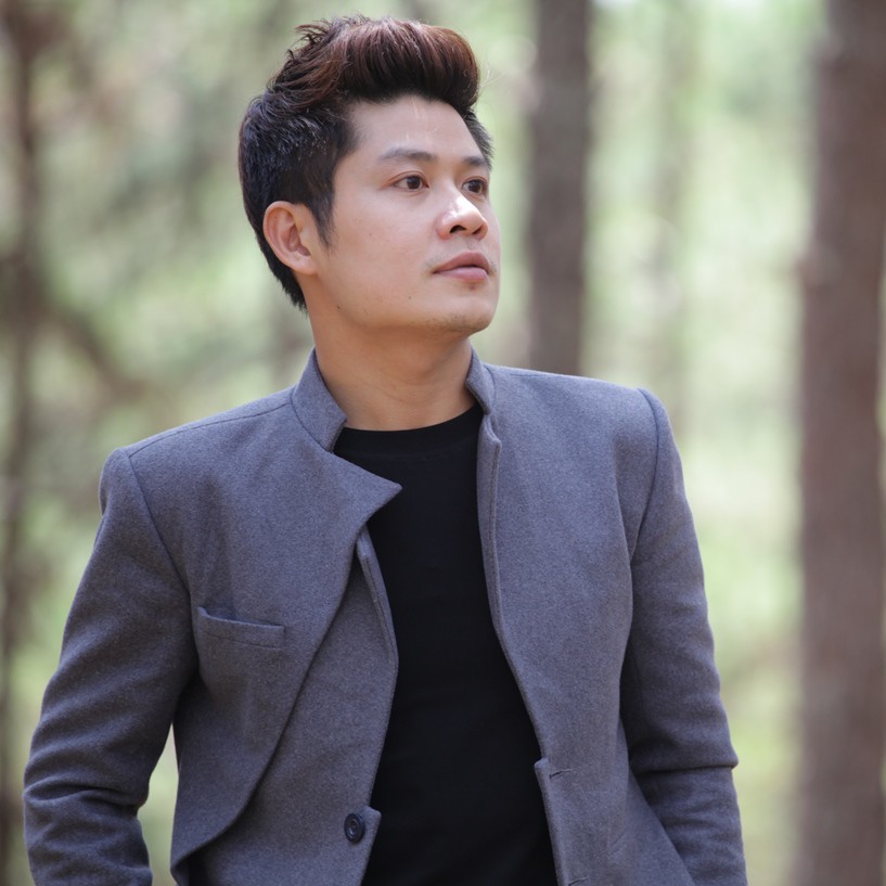  
Nguyễn Văn Chung là một nhạc sĩ, nhà sản xuất đa tài của Vpop.