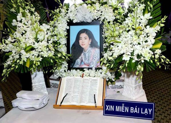  
Đám tang của cố diễn viên Mai Phương hạn chế mọi người đến viếng (Ảnh: Thái Tấn) - Tin sao Viet - Tin tuc sao Viet - Scandal sao Viet - Tin tuc cua Sao - Tin cua Sao
