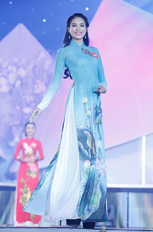  
Hoa hậu Hoàn vũ Việt Nam trong phần thi áo dài. (Ảnh: Minh họa)