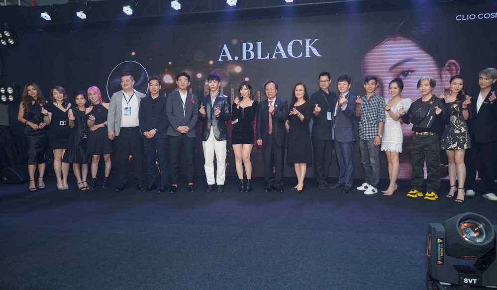  
Dàn khách mời hùng hậu tại buổi lễ ra mắt A.Black tại Việt Nam