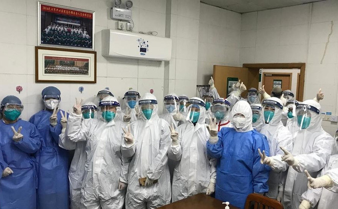 
Số ca nhiễm tại tâm dịch Vũ Hán đã giảm và người vui nhất lúc này chính là các y bác sĩ. (Nguồn ảnh: Reuters)