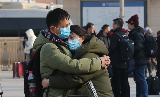  
Người dân Trung Quốc cũng đang mong mỏi từng ngày hết dịch để được trở về cuộc sống bình yên. (Nguồn ảnh: Reuters)