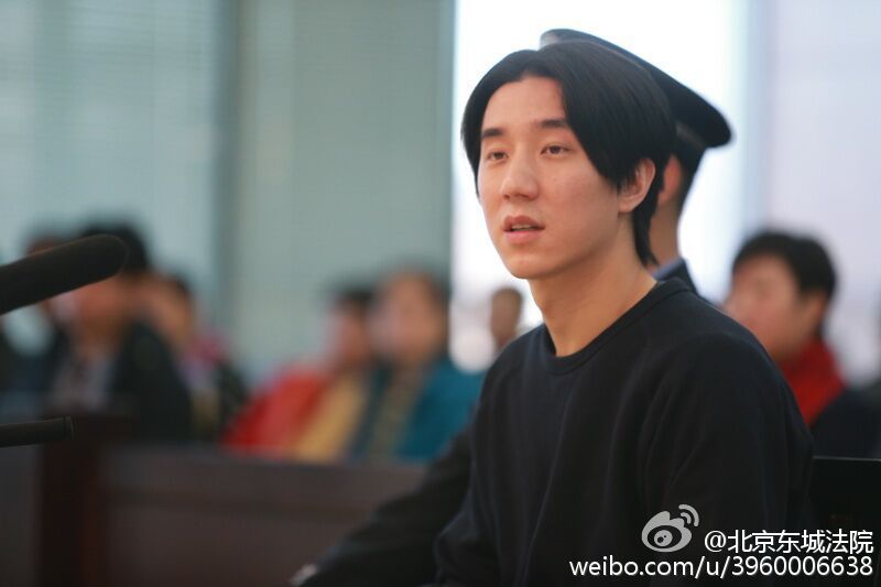  
Con trai Thành Long thậm chí từng vướng vào vòng lao lý. (Ảnh: Weibo)