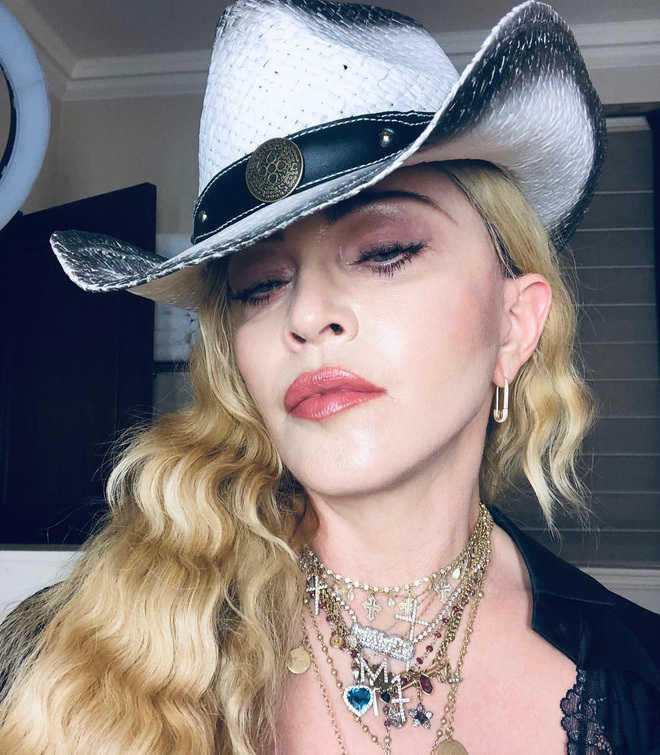  
Ở độ tuổi 60, Madonna được khen vẫn giữ được vẻ đẹp cuốn hút. (Ảnh: Twitter)