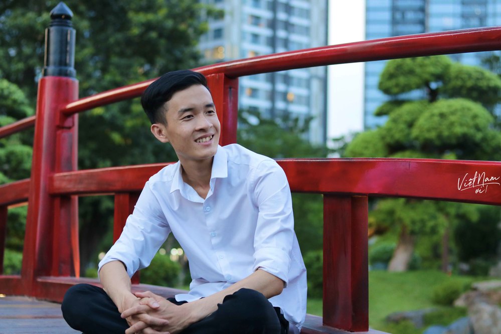  
Anh chàng này hiện là sinh viên trường đại học Luật thành phố Hồ Chí Minh.