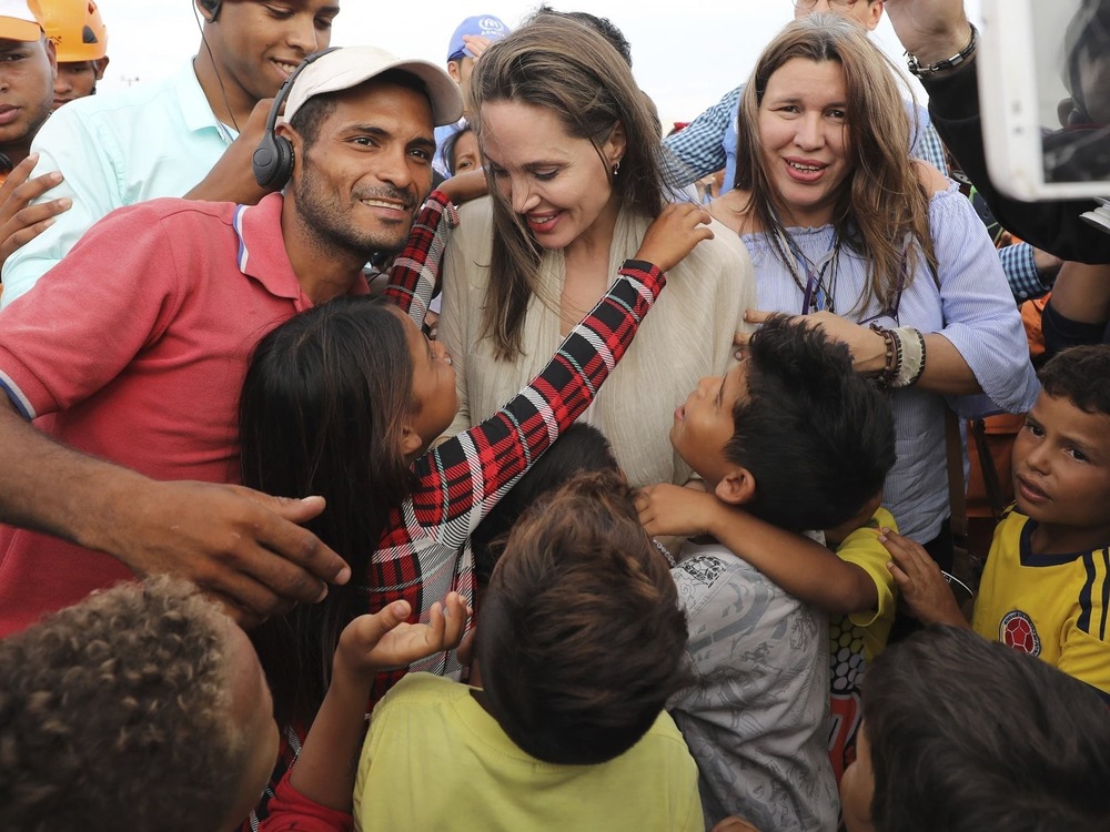  Angelina Jolie is very hard working for charity. (Photo: Dailynews)