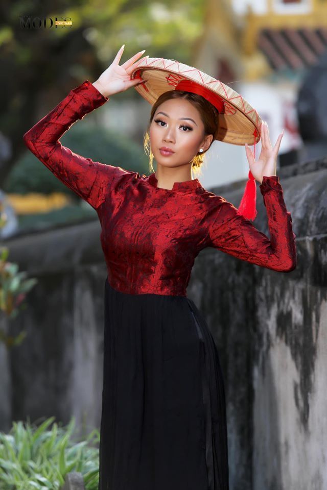  
Hoa hậu Việt Nam Toàn cầu 2017 Jacqueline Đặng đã thực hiện 1 bộ ảnh trong lần về quê hương làm từ thiện. 
Ảnh: Vietnamnet