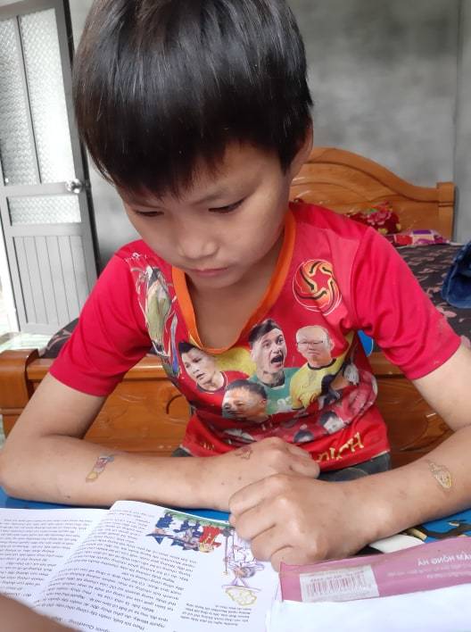  
Cậu bé sống 1 mình trong rừng Đặng Văn Khuyên đã có nhà mới​. Ảnh: Dân Việt