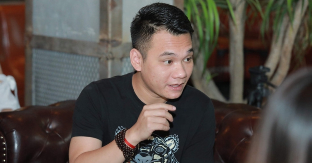  
Khắc Việt muốn hỗ trợ đến 18 tuổi cho cậu bé cõng gạch người Mông​. (Ảnh: FBNV, Thanh Niên)