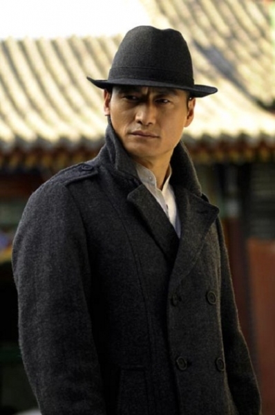  
Diễn viên gạo cội Phạm Vũ Lâm được xem là người bạn trai đầu tiên của “Tiểu Yến Tử” Triệu Vy. (Ảnh: Sina)