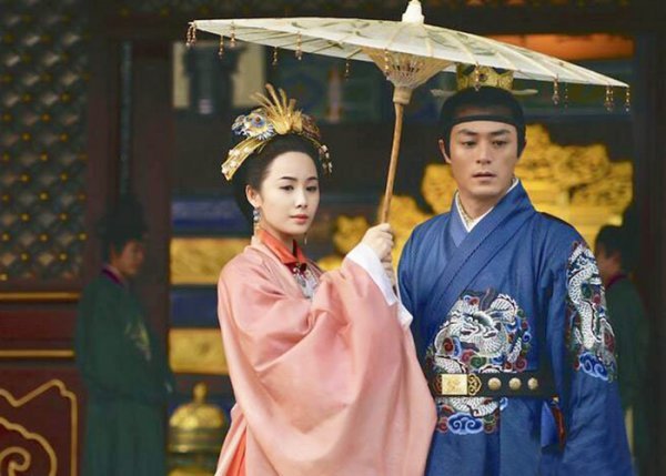  
Cặp đế hậu này trong sử sách Trung Hoa được ví như đôi vợ chồng nhân gian bình thường với tình cảm vô cùng thắm thiết, thân mật. (Ảnh minh họa: Sina)
