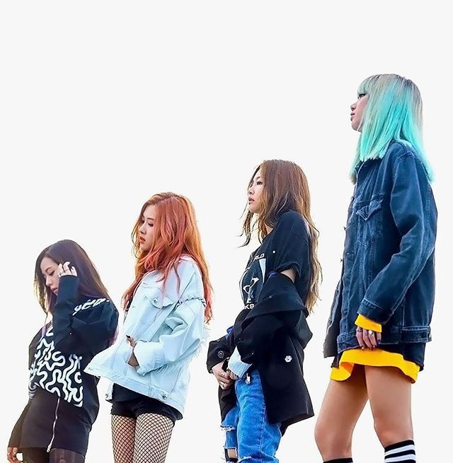 Ca khúc ballad đầy cảm xúc của Blackpink - Stay như một món quà dành cho mọi tình yêu lứa đôi, và đã giành được trên 200 triệu lượt xem trên các nền tảng trực tuyến. Hãy sẵn sàng để trải nghiệm lại những cảm xúc tuyệt vời nhất từ của Blackpink Stay.