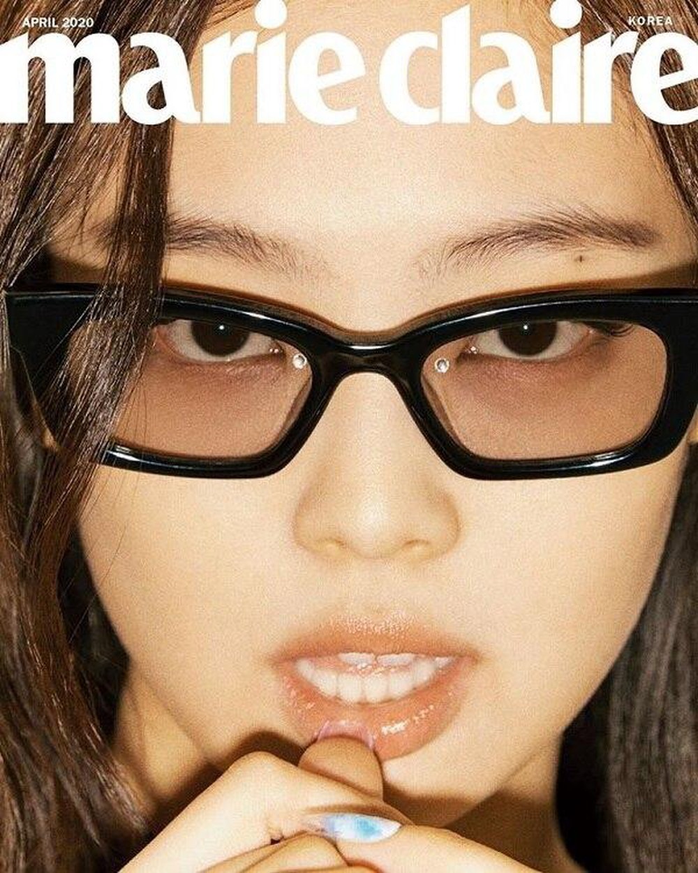  
Jennie trở thành nghệ sĩ đầu tiên của Kpop lên lục đại tạp chí (Ảnh: Marie Claire).
