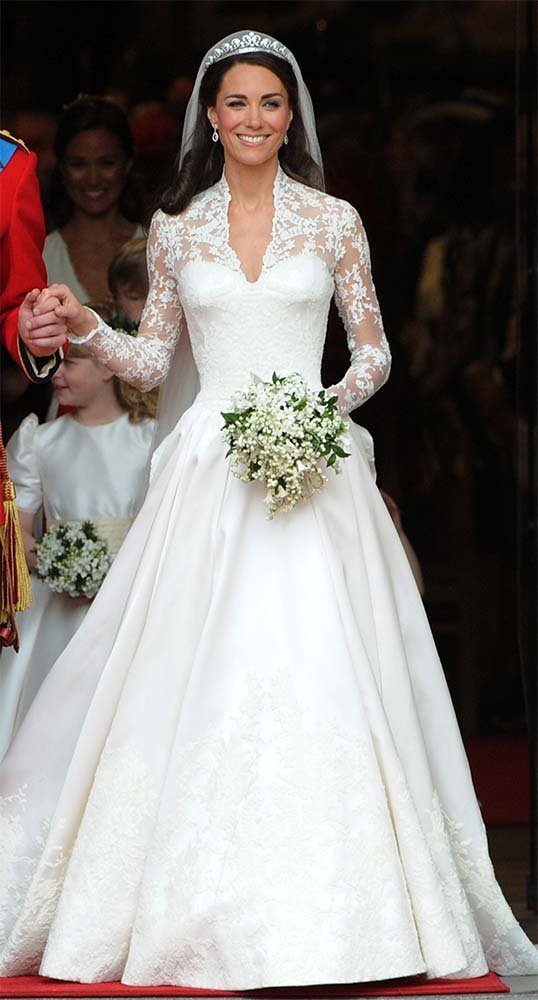  
Chiếc váy cưới nổi tiếng giúp Kate Middleton trở thành nàng dâu Hoàng gia Anh xinh đẹp. (Ảnh: The Sunday Times)
