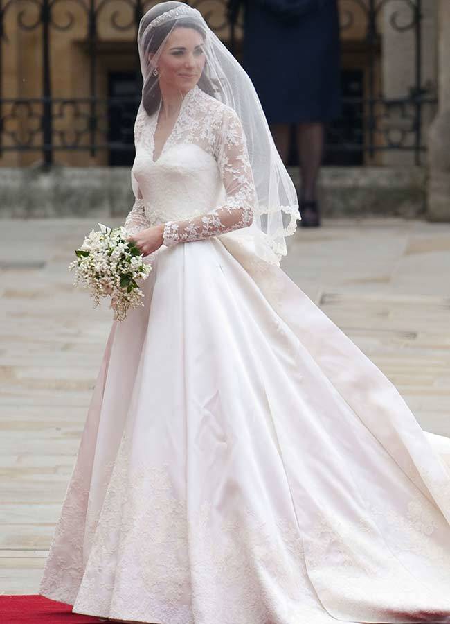 11 mẫu váy cưới công chúa hoàng gia mọi nàng dâu mê đắm  Nicole Bridal