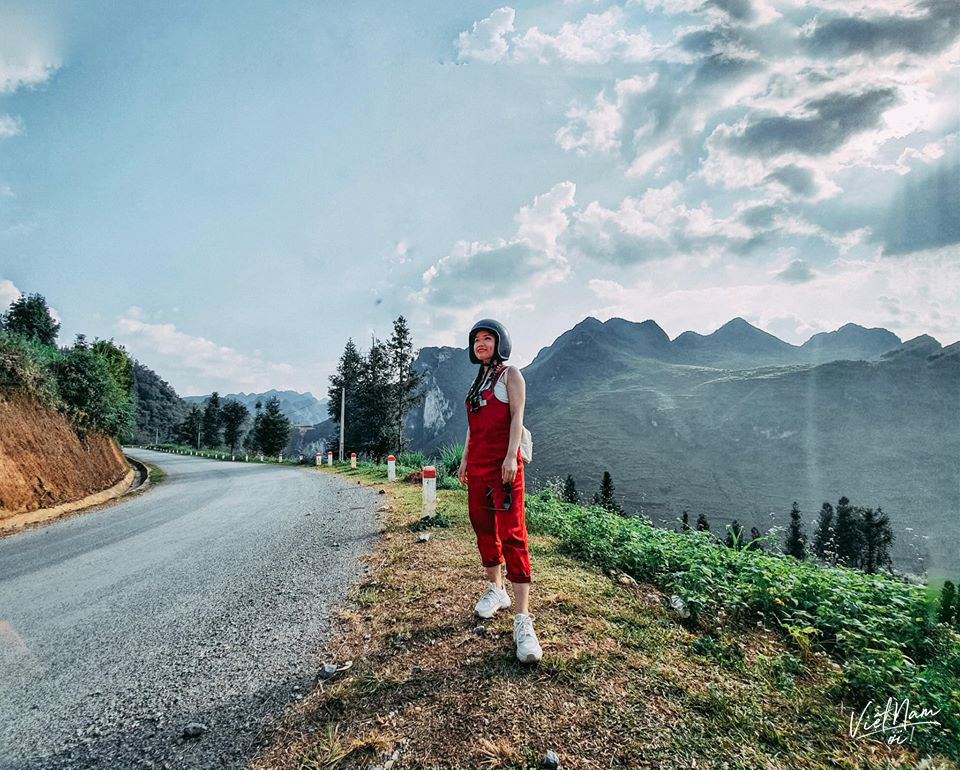  
Một góc ảnh trên đường lên Lũng Cú của cô bạn trẻ Nghệ An.