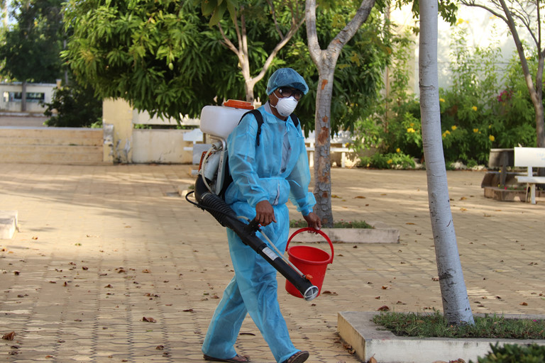 
Nhiều tỉnh, thành phố đã triển khai việc phun khử khuẩn để đảm bảo an toàn
