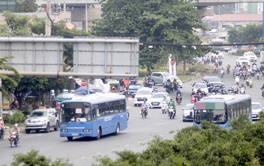  
Thời điểm hiện tại, trên địa bàn Thành phố Hồ Chí Minh đã có 1 tuyến xe buýt được hoạt động trở lại. (Ảnh: Người Lao Động)