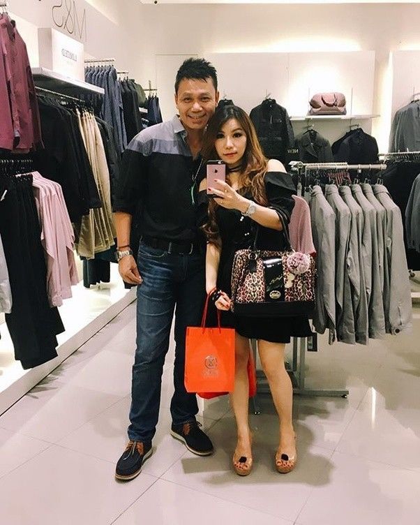  
Cả hai cũng thường xuyên đi mua sắm. (Ảnh: Instagram NV)