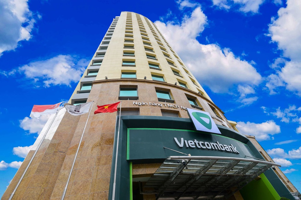  
Thành lập năm 1963, Vietcombank hiện là ngân hàng thương mại hàng đầu tại Việt Nam với tổng tài sản 50 tỷ USD và giá trị vốn hóa cao nhất trong các TCTD niêm yết trên thị trường chứng khoán Việt Nam.