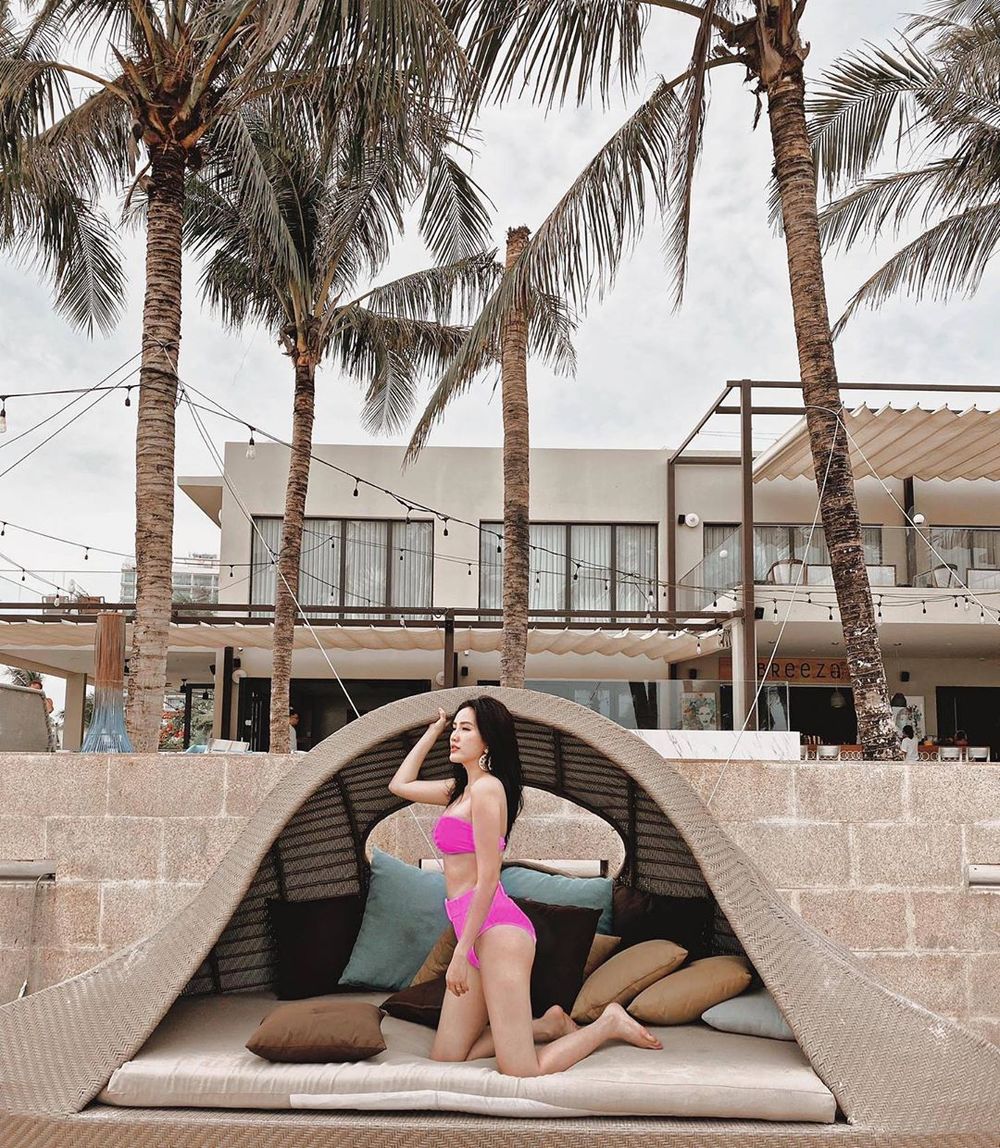  
Cô mua khá nhiều bikini để khoe dáng trong cả tháng đi biển. (Ảnh: Instagram) - Tin sao Viet - Tin tuc sao Viet - Scandal sao Viet - Tin tuc cua Sao - Tin cua Sao