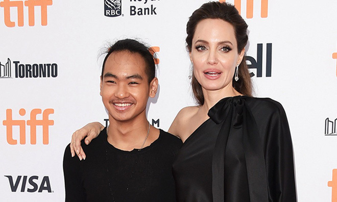  
Hai mẹ con Angelina Jolie. (Ảnh: Getty Images)
