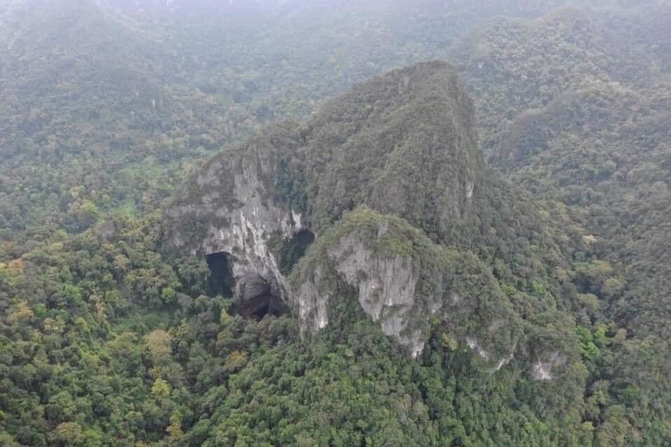  
Nhìn từ trên cao hố sụt Kong Collapse giống như hình dáng chiếc đầu King Kong. Ảnh: Jungle Boss
