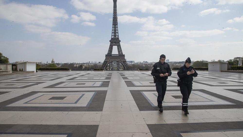  
Paris dù vẫn còn lệnh hạn chế nhưng hoạt động của mọi người sẽ được nới lỏng hơn trước. (Ảnh: Euro News).