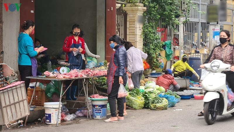  
Sạp bán thịt tại một khu chợ dân sinh (ảnh: VOV)