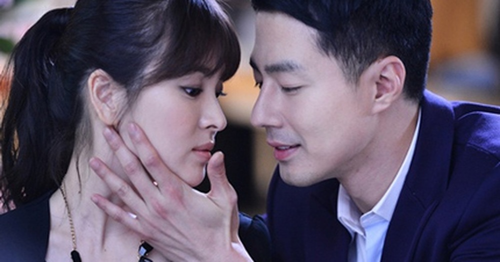  
Song Hye Kyo và Jo In Sung trong That Winter, The Wind Blows (Ảnh: Printerest)