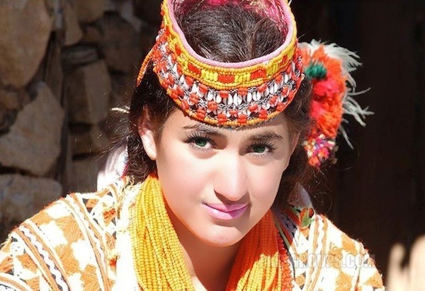  
Bộ tộc Kalash nổi tiếng với nhan sắc xinh đẹp. (Ảnh: Zing)