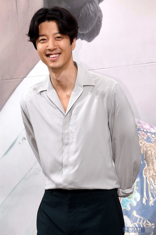  
Lee Dong Gun từng là một trong những nam tài tử được nhiều công chúng yêu thích nhất Hàn Quốc. (Ảnh: hankyung)