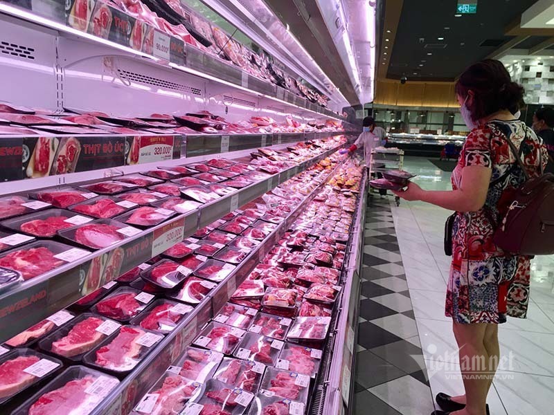  
Thịt lợn sống được bày bán trong siêu thị (Ảnh: Vietnamnet)