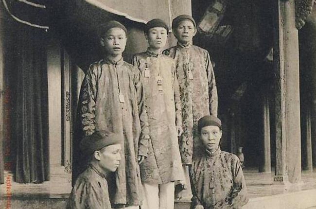  
Các thái giám triều Nguyễn. (Ảnh: Zing.vn)