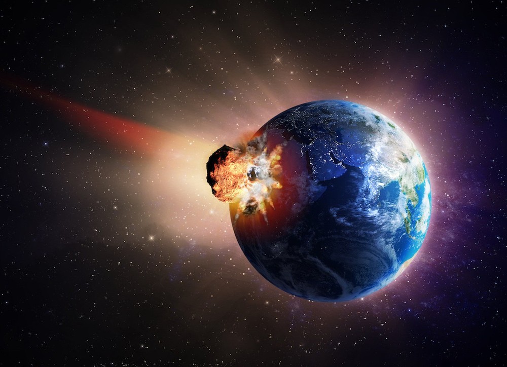  
Hình ảnh một tiểu hành tinh khổng lồ đang va chạm vào Trái Đất. (Ảnh: Shutterstock)