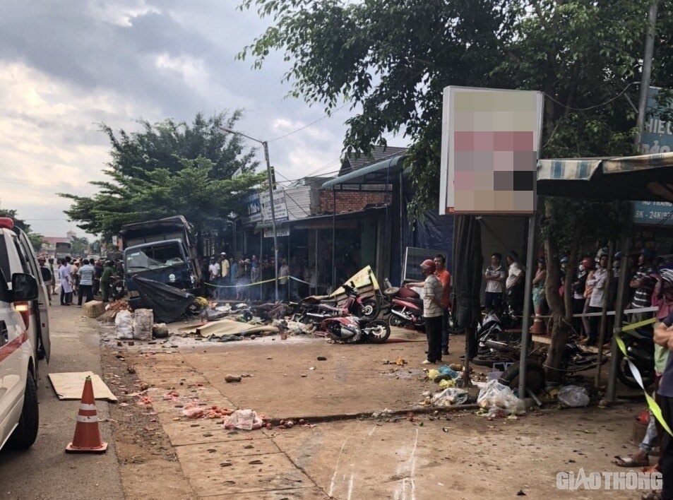Hiện trường vụ tai nạn nghiêm trọng ngày 13/6 tại Đắk Nông (Ảnh: Báo Giao thông)