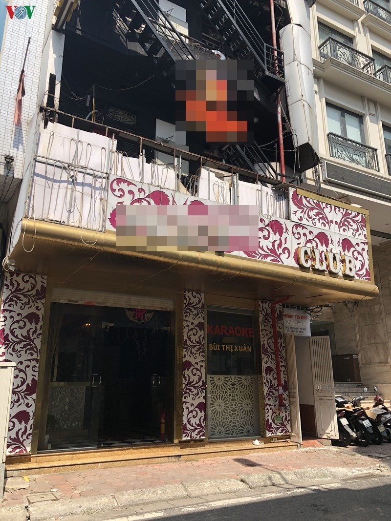  
Một quán karaoke ở đường Bùi Thị Xuân trong tình trạng vắng khách. (Ảnh: VOV)