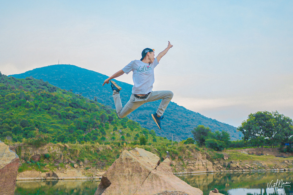  
Anh Tuấn chia sẻ Việt Nam Ơi là cộng đồng đáng tham gia của những bạn trẻ yêu du lịch.